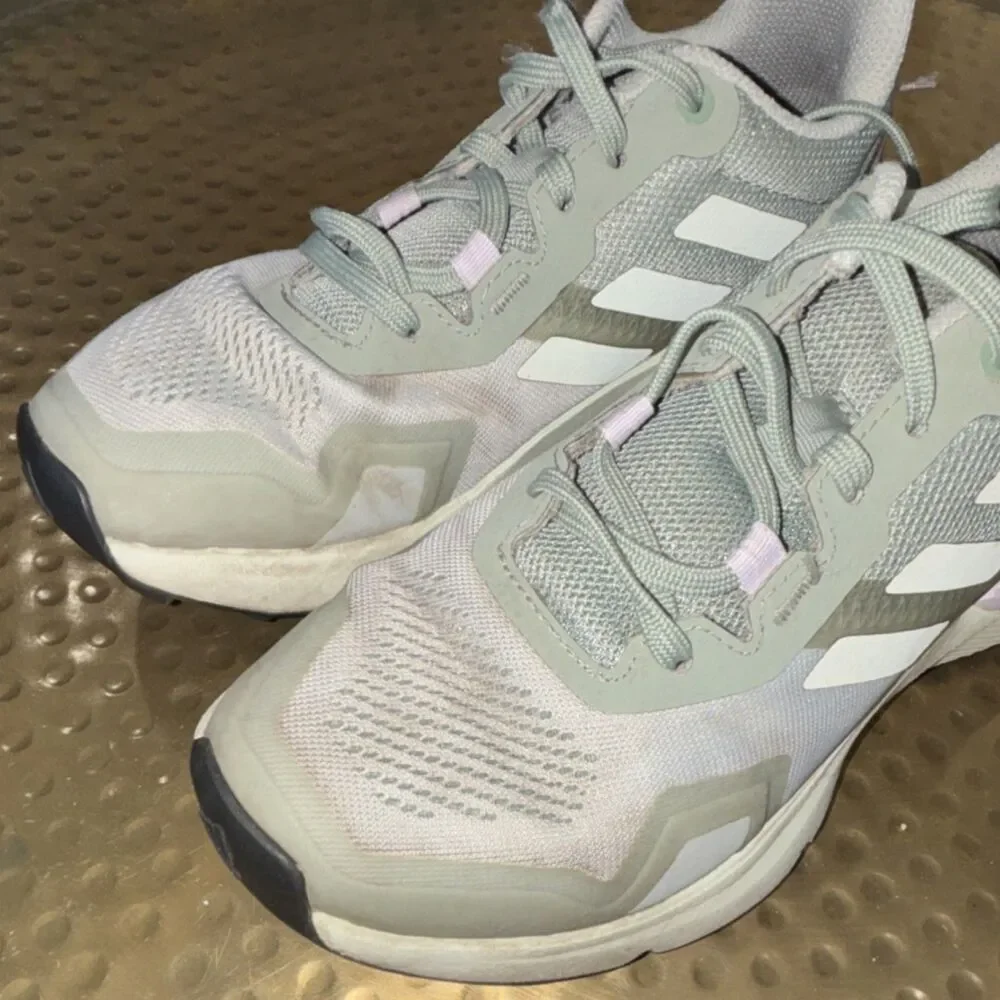 adidas Womens Terrex Green Lavender Solid Low Top Lace-Up Sneakers Sz 5